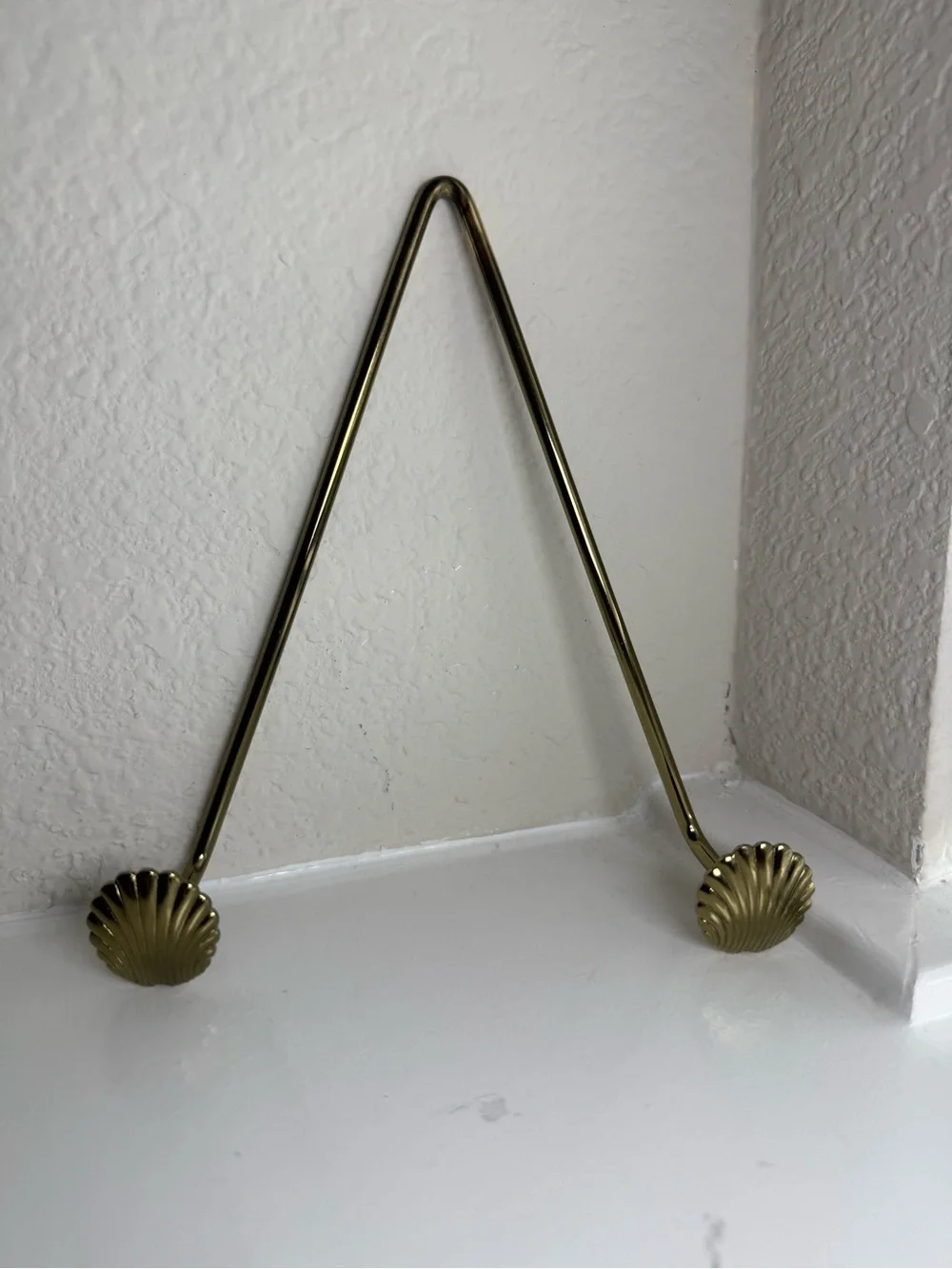 Vintage Gold Pineapple & Shell plate holder Set